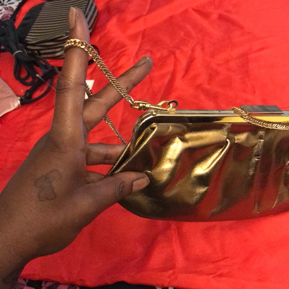 Giani Bernini Gold Clutch - Picture 7 of 7